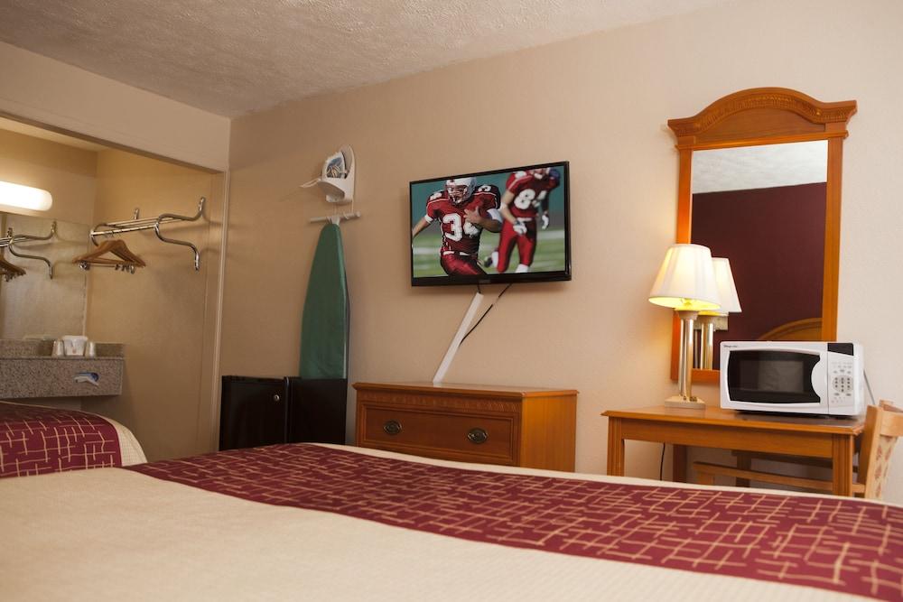 Red Roof Inn & Suites Jackson, Tn Exterior foto